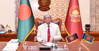 বঙ্গভবনে দাপ্তরিক কার্যক্রম শুরু করলেন রাষ্ট্রপতি মির্জা ফখরুল